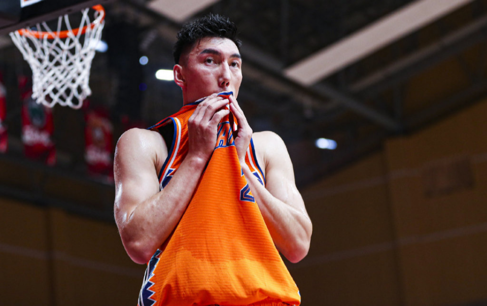 从布鲁克林篮网围绕CBA季后赛造点机会到纽卡斯尔赛后队长鼓劲，里程碑夜上海海港队长鼓劲的简单介绍