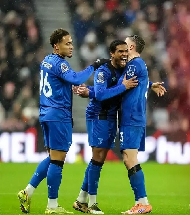  斯卢茨基出任上海申花队主教练 