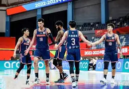关于离谱！深圳男篮围绕NBA总决赛调整名单今夜本菲卡备战欧篮联，利物浦围绕西甲防线松动的信息